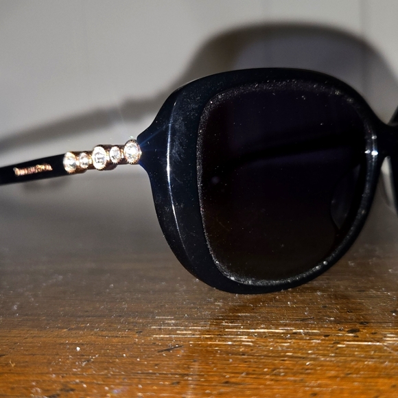 Tiffany designer Sunglasses - Picture 3 of 5